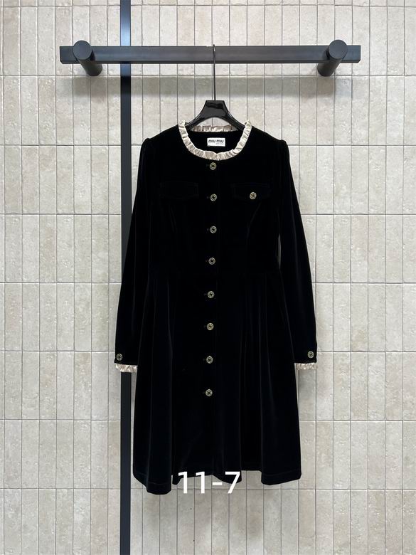 MiuMiu S-XL 246