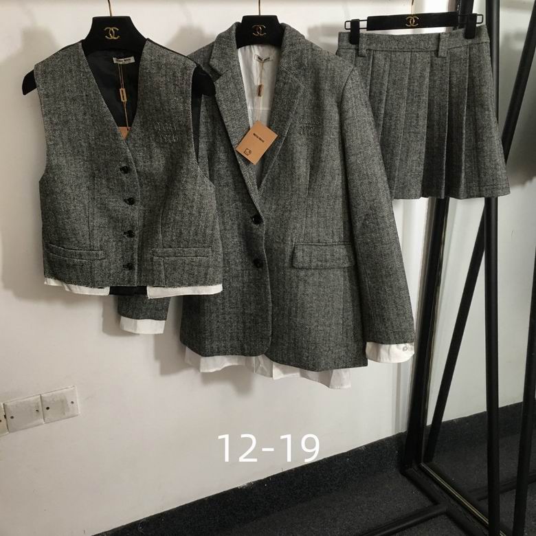 MiuMiu S-XL 306