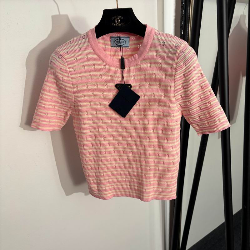 Prada one size 330