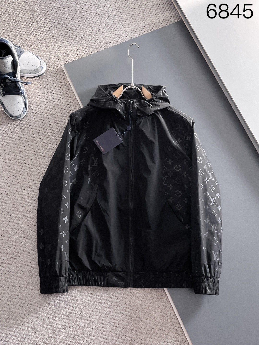 LV �п� 25c