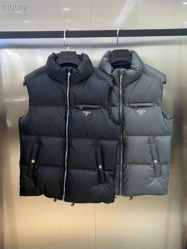 Prada ����   0701