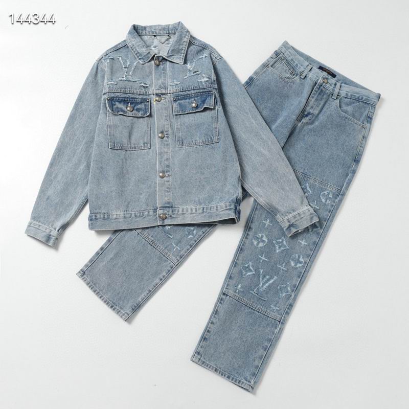 LV 2 Pieces 26y