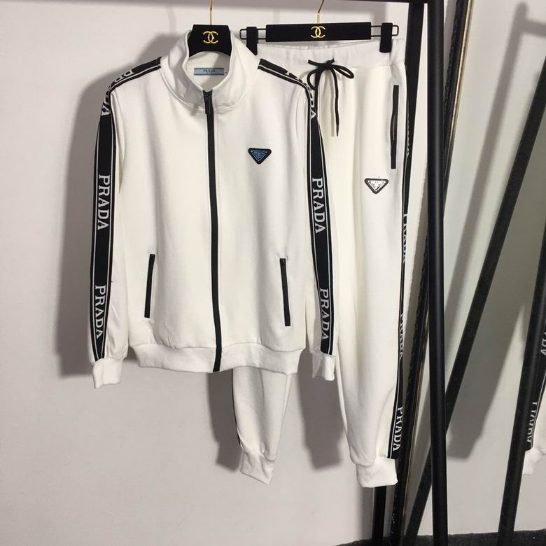 Prada 02 0915